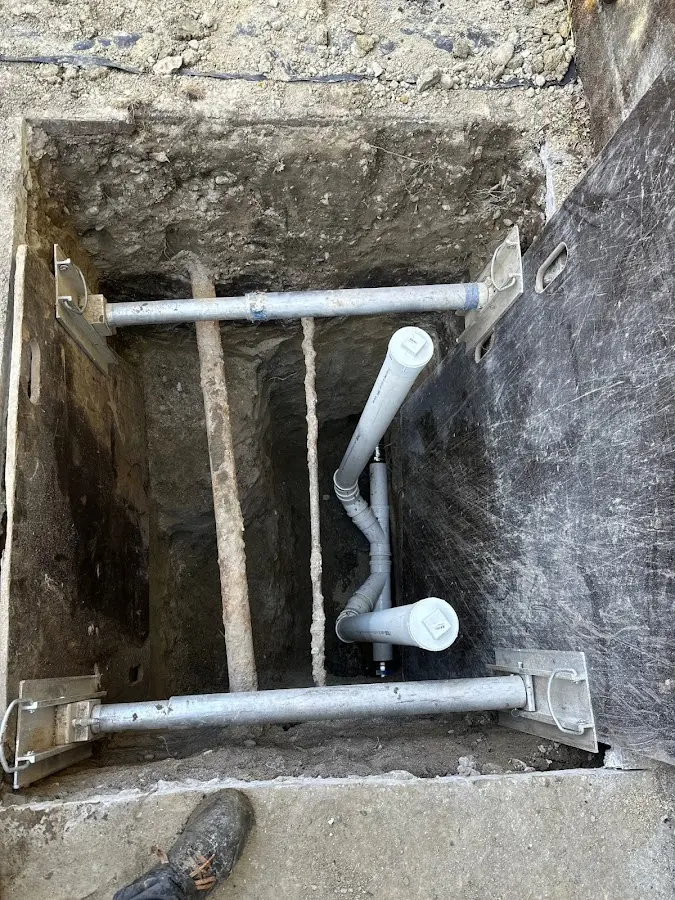 Experienced plumber completing Backflow Testing work in Kahaluu-Keauhou